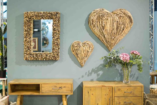 Decorative Pieces